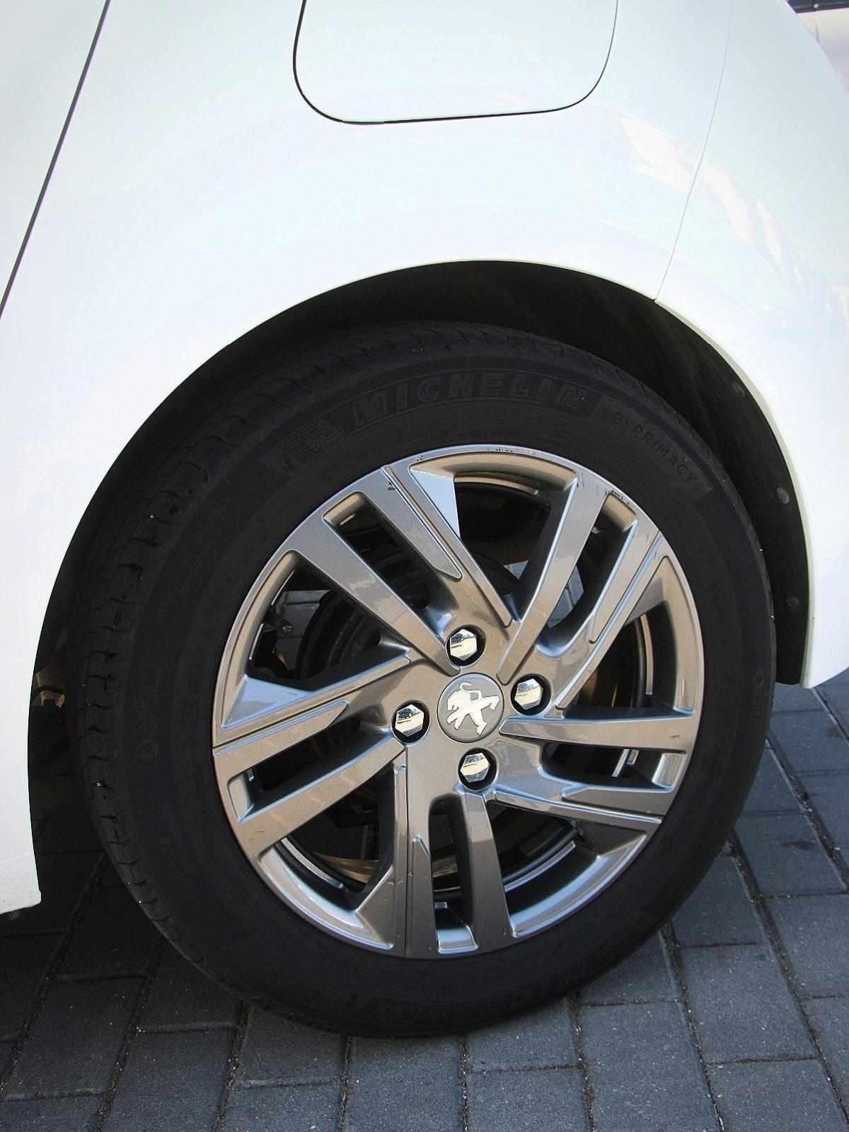 peugeot-208-2022-gasolina-1199cc