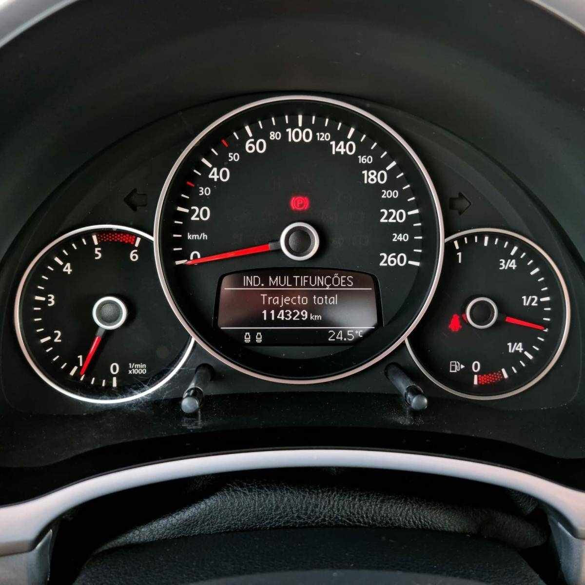 volkswagen-beetle-2012-diesel-1598cc