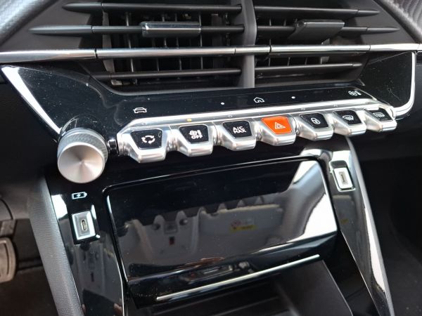 peugeot-208-2026-gasolina-1199cc