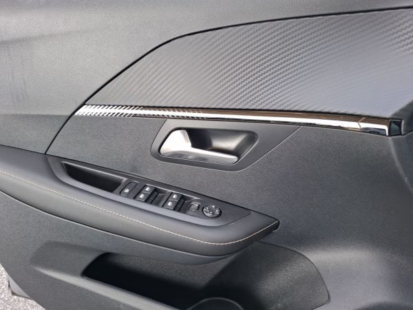 peugeot-208-2026-gasolina-1199cc