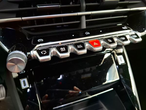 peugeot-2008-2024-gasolina-1199cc