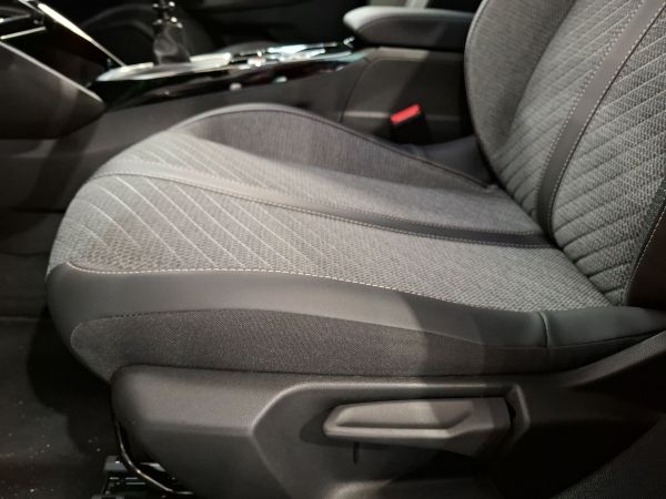 peugeot-2008-2024-gasolina-1199cc