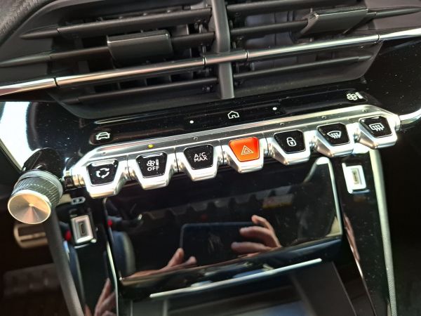 peugeot-2008-2024-gasolina-1199cc