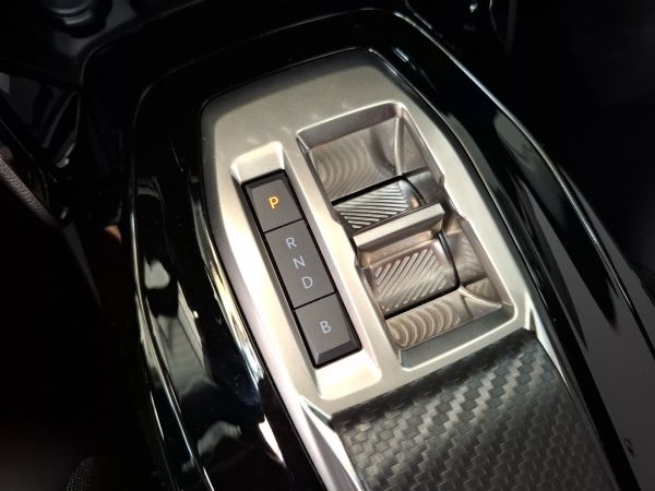 peugeot-e-2008-2026-eletrico-0cc