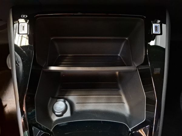 peugeot-e-2008-2026-eletrico-0cc