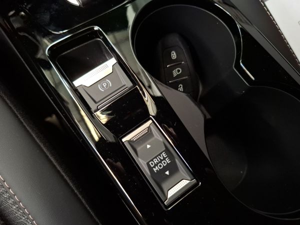 peugeot-e-2008-2026-eletrico-0cc