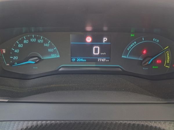 peugeot-2008-2025-eletrico-0cc