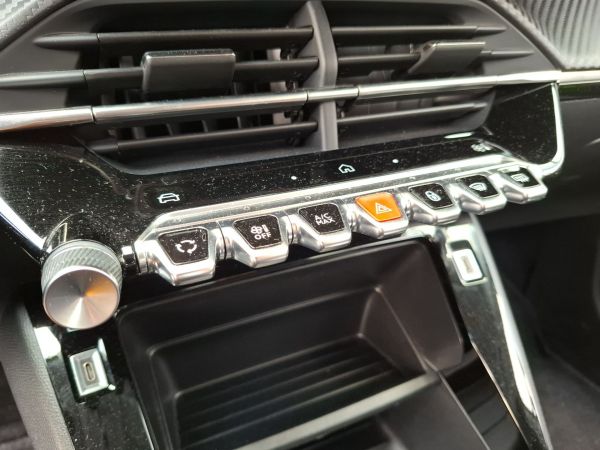peugeot-208-2024-gasolina-1199cc
