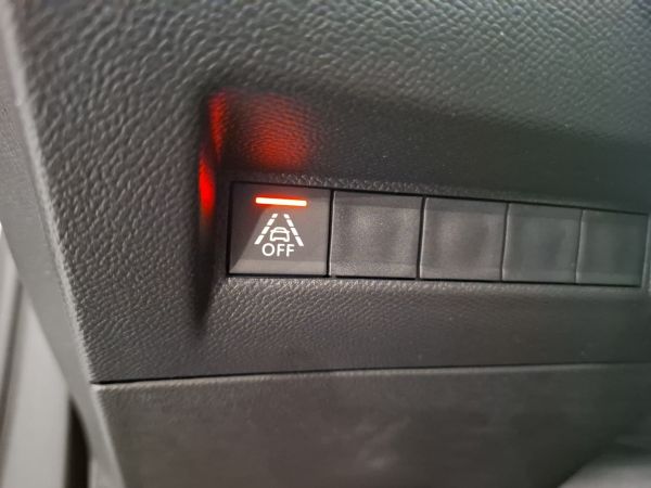 peugeot-2008-2022-gasolina-1199cc