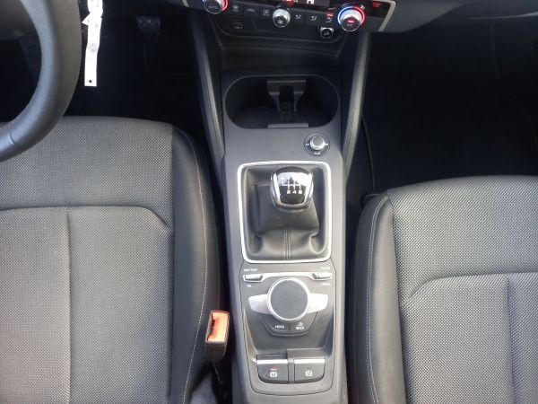 audi-q2-2024-gasolina-999cc