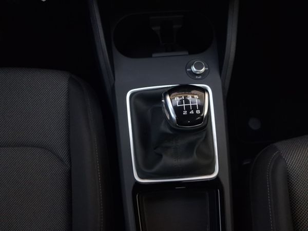 audi-q2-2025-gasolina-999cc