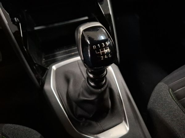 peugeot-2008-2024-gasolina-1199cc