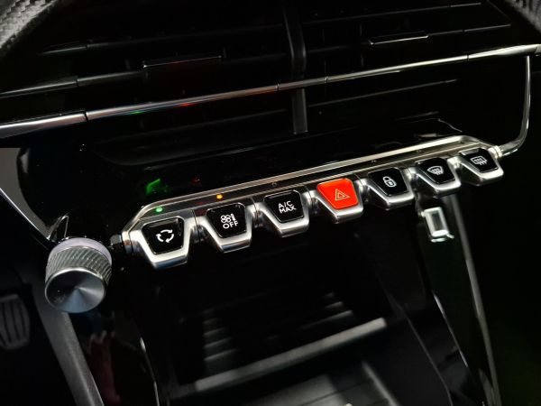 peugeot-208-2021-gasolina-1199cc