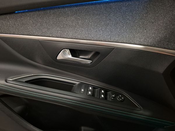 peugeot-5008-2023-gasolina-1199cc