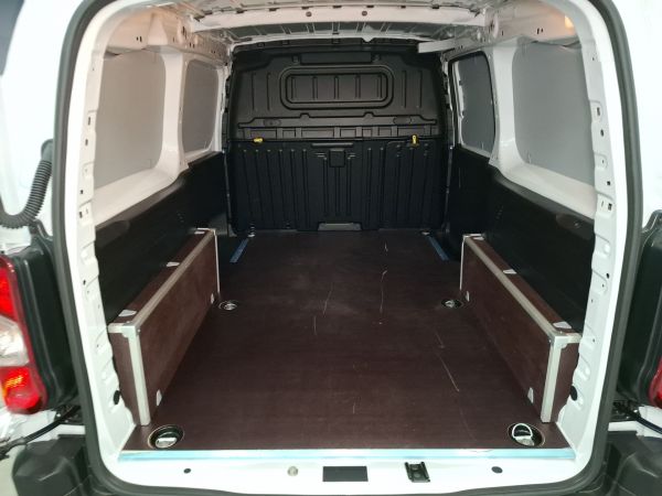 peugeot-partner-2025-diesel-1499cc