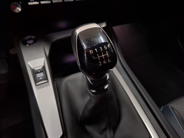 peugeot-308-2024-gasolina-1199cc