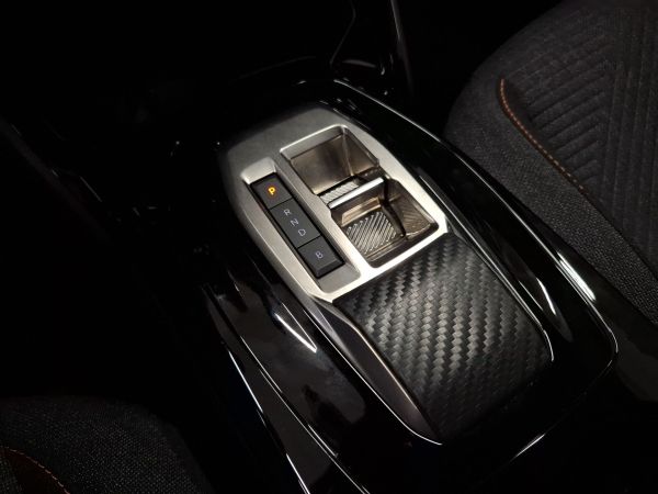 peugeot-2008-2025-eletrico-0cc