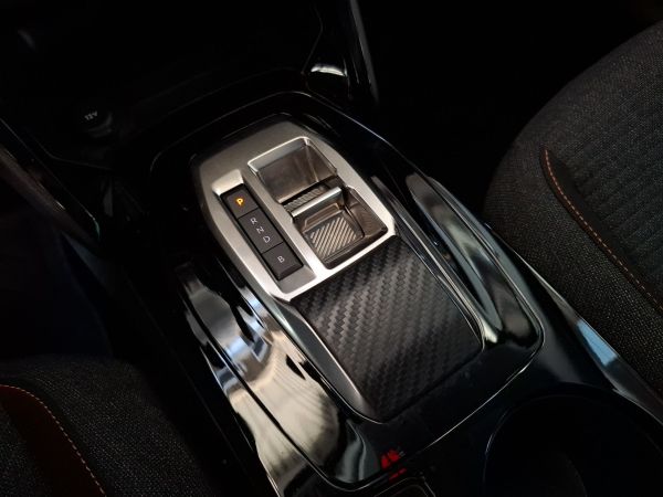 peugeot-208-2025-eletrico-0cc