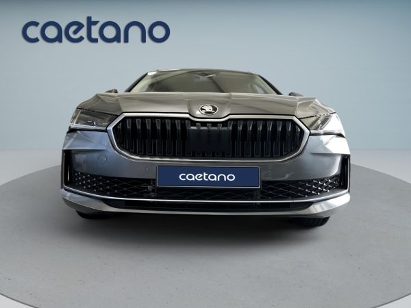 skoda-superb-2025-hibrido-1498cc