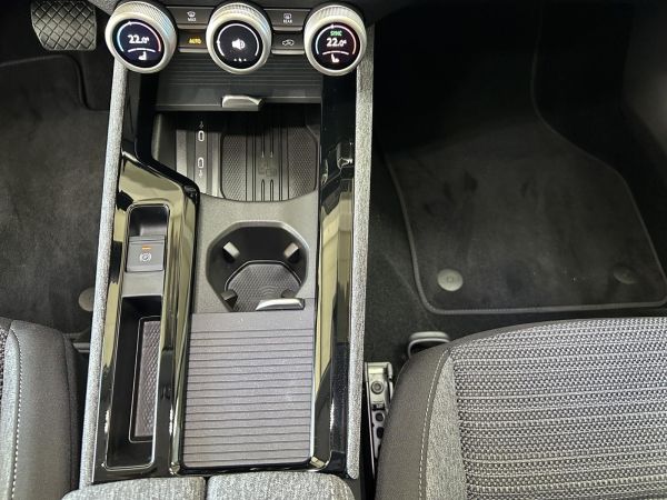 skoda-superb-2025-hibrido-1498cc