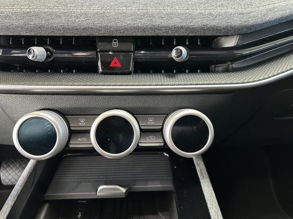 skoda-superb-2025-hibrido-1498cc