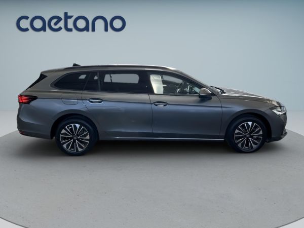 skoda-superb-2025-hibrido-1498cc