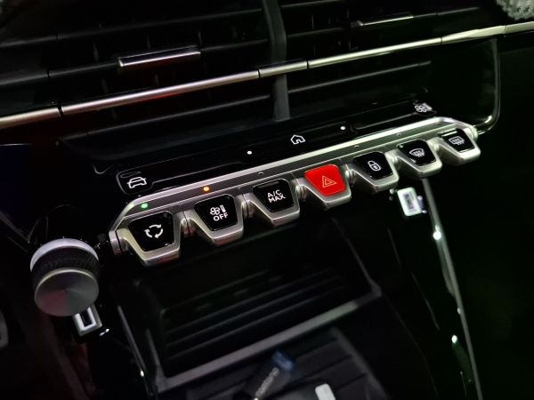 peugeot-e-2008-2026-eletrico-0cc