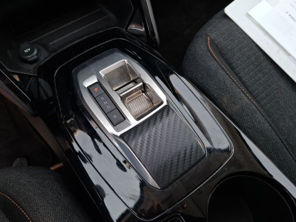 peugeot-208-2025-eletrico-0cc