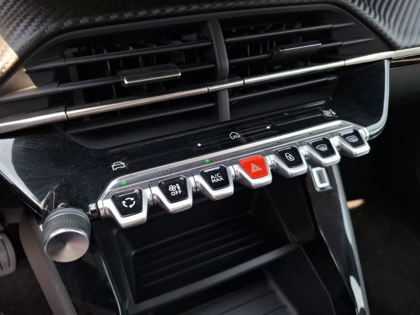 peugeot-208-2025-eletrico-0cc
