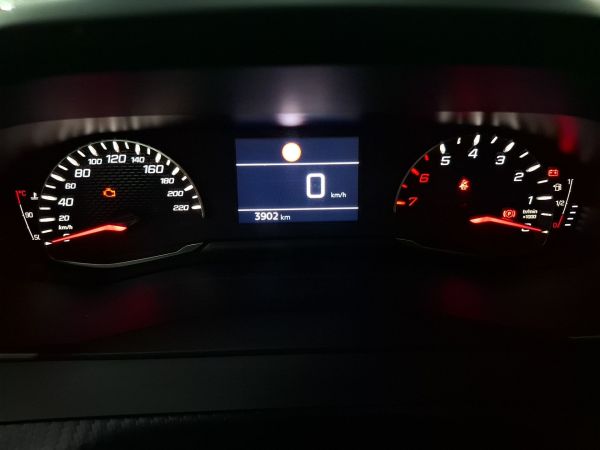 peugeot-2008-2025-gasolina-1199cc
