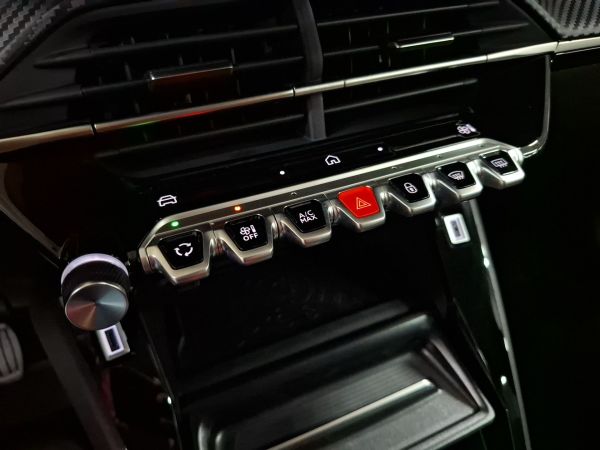 peugeot-208-2026-gasolina-1199cc