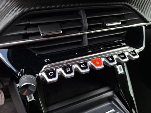 peugeot-208-2025-gasolina-1199cc