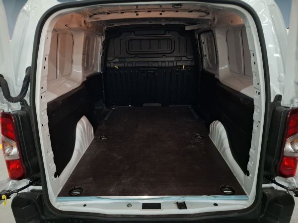 peugeot-partner-2025-diesel-1499cc