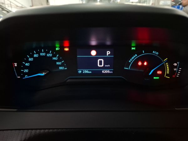 peugeot-2008-2025-eletrico-0cc