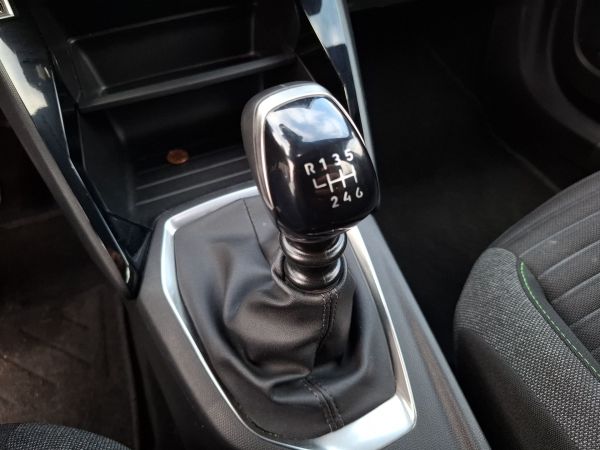 peugeot-2008-2024-gasolina-1199cc