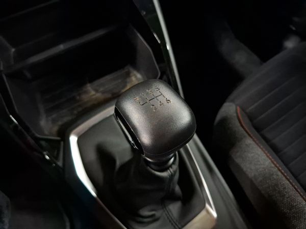 peugeot-208-2022-gasolina-1199cc