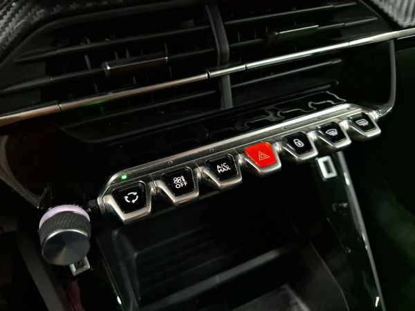 peugeot-208-2022-gasolina-1199cc