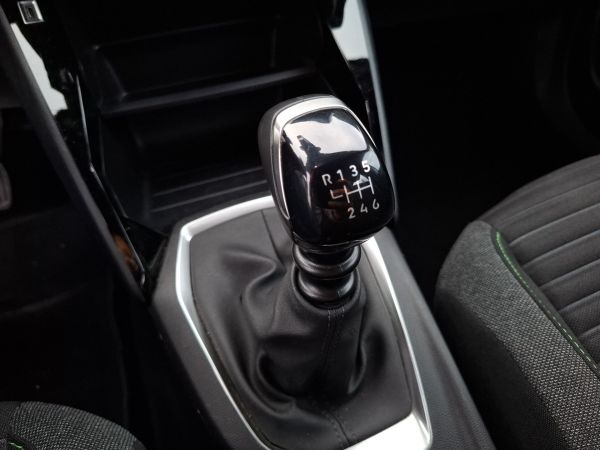 peugeot-2008-2024-gasolina-1199cc