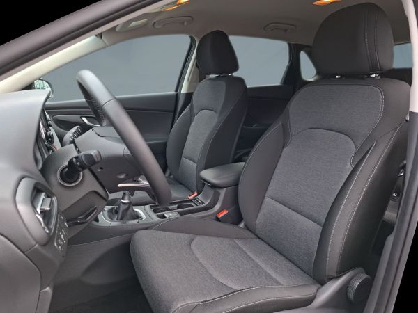 hyundai-i30-2023-gasolina-998cc