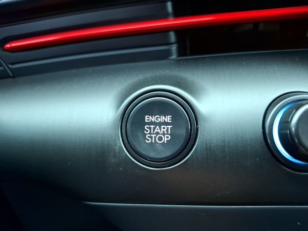 hyundai-kauai-2024-gasolina-998cc