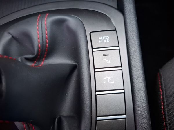 hyundai-kauai-2024-gasolina-998cc