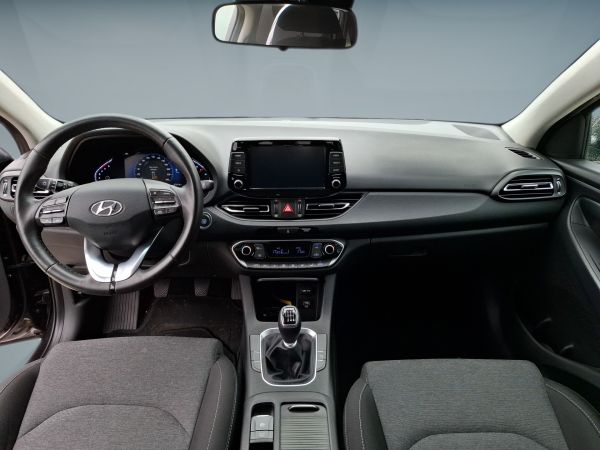 hyundai-i30-2023-gasolina-998cc