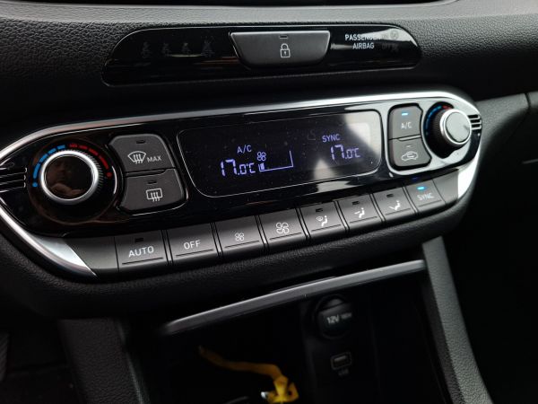hyundai-i30-2023-gasolina-998cc