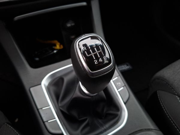 hyundai-i30-2023-gasolina-998cc