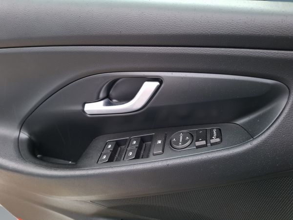 hyundai-i30-2023-gasolina-998cc