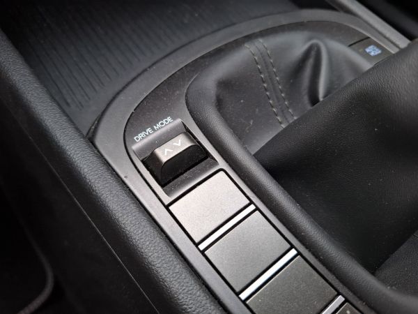 hyundai-kauai-2025-gasolina-998cc