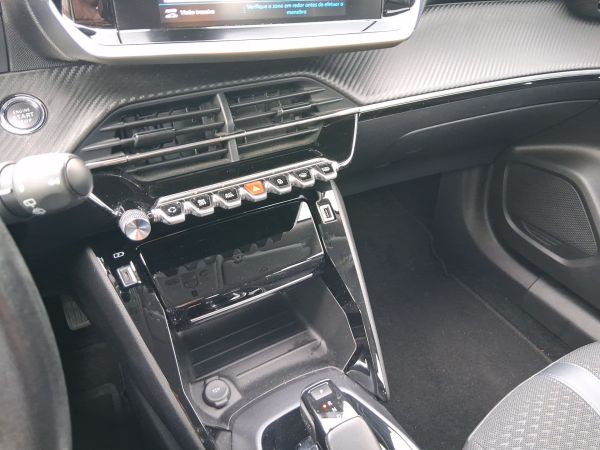 peugeot-2008-2020-gasolina-1199cc