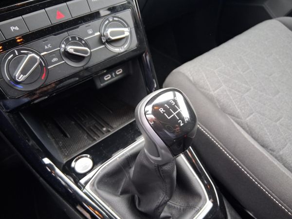 volkswagen-t-cross-2025-gasolina-999cc