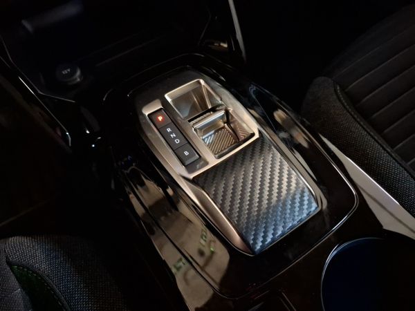 peugeot-2008-2025-eletrico-0cc