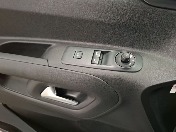 peugeot-partner-2025-diesel-1499cc